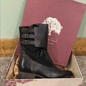 Black Heeled Boots with Buckle Straps